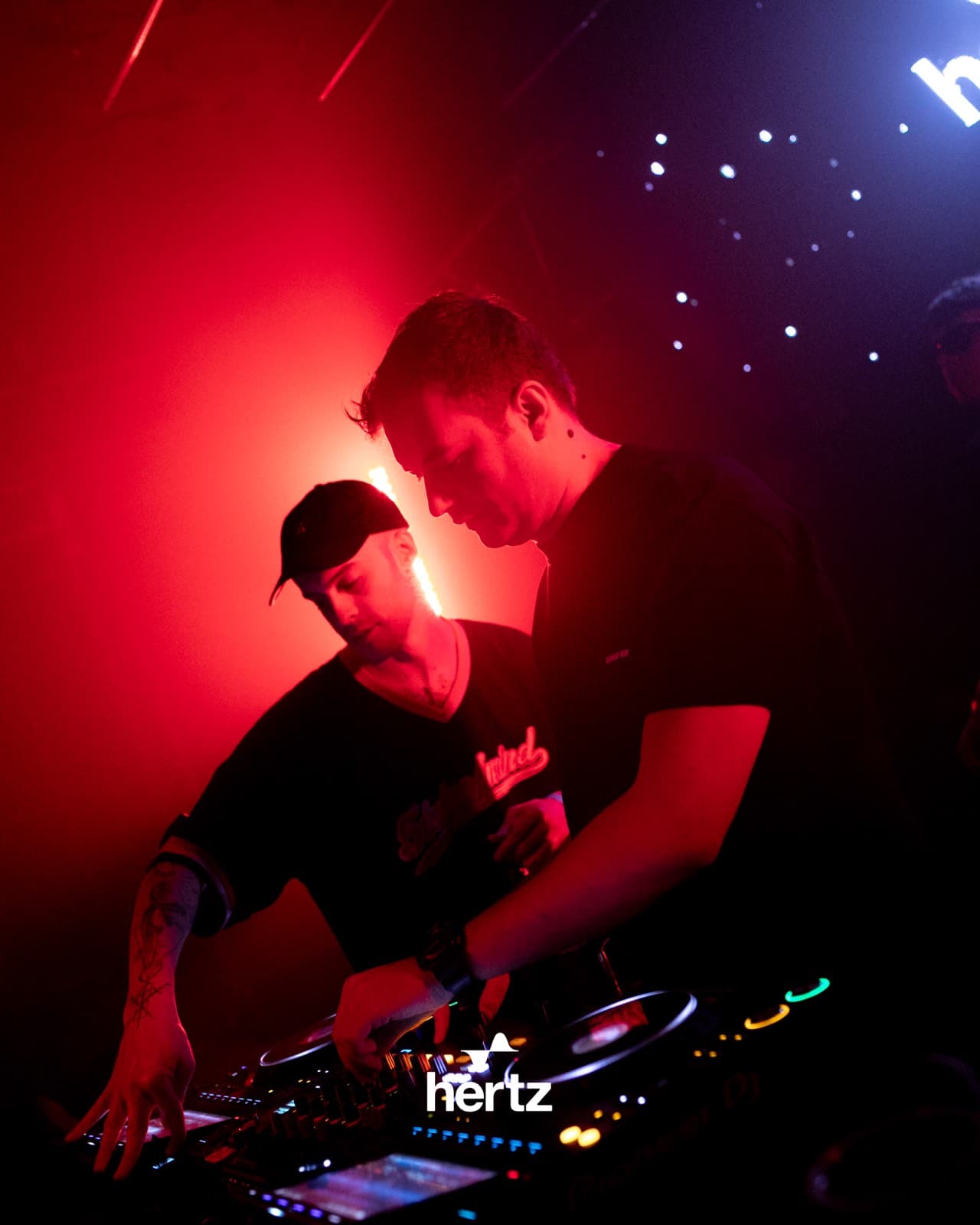 Hertz live, archive frame 14