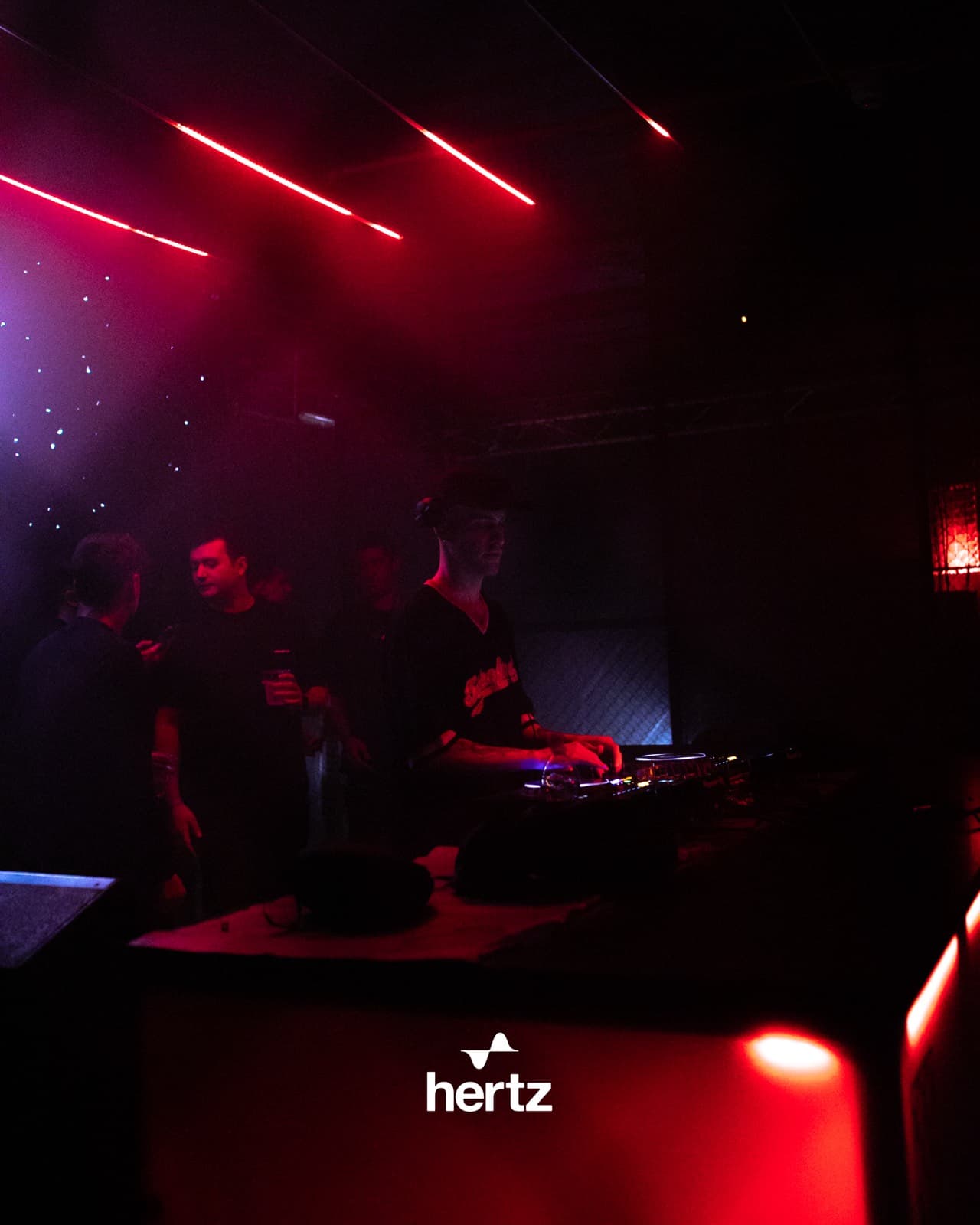 Hertz live, archive frame 18