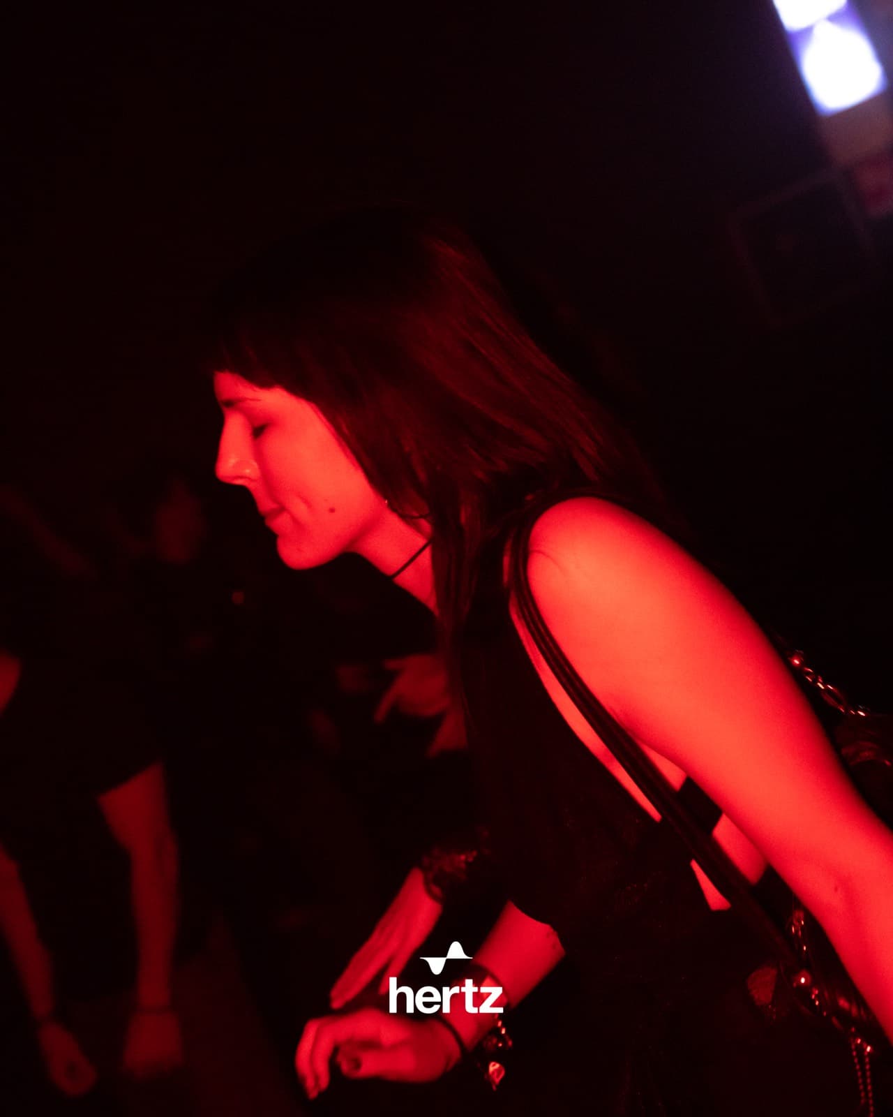 Hertz live, archive frame 33
