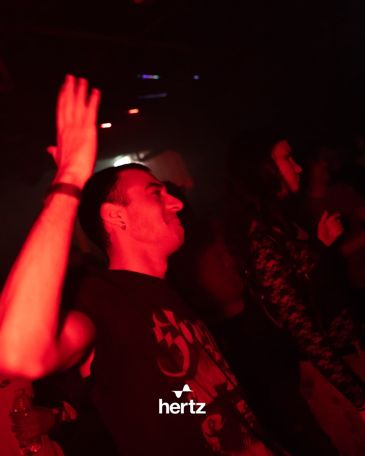 Hertz live, archive frame 34