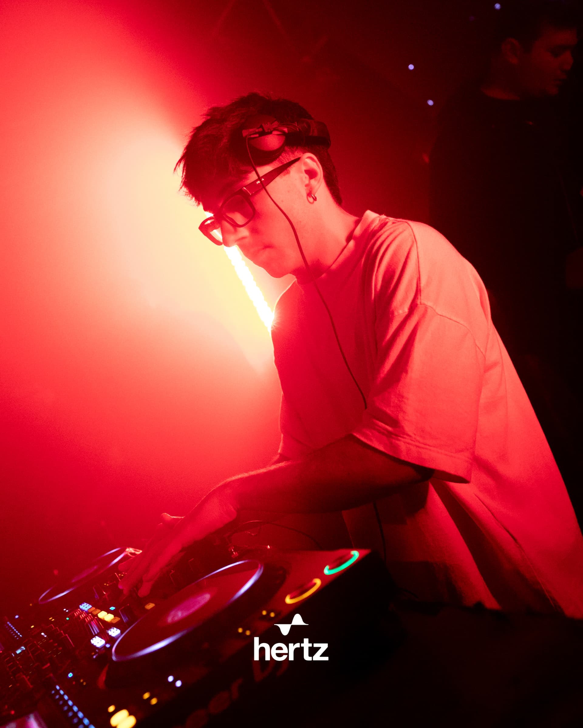 Hertz live, archive frame 11